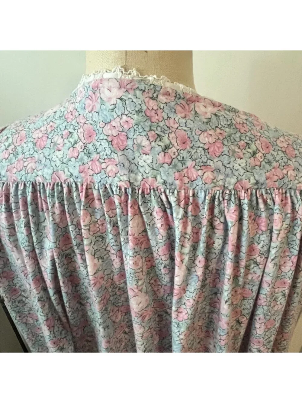 Vintage EILEEN WEST For QUEEN ANNE'S LACE 100% Cotton  Floral Nightgown Size Lar
